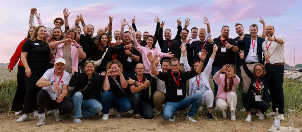 Teambild der SIEVERS GROUP am Strand