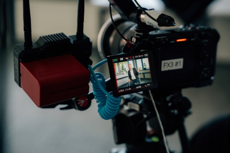 produktionsfoto-tos-wirtschaft-stimmen-2